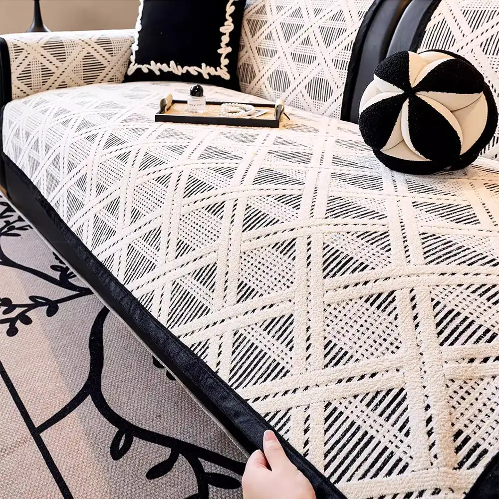 Creative Plaid Pattern Anti-Cat Scratch And Non-Slip Couch Cover - Suitable For All Seasons - Image 3