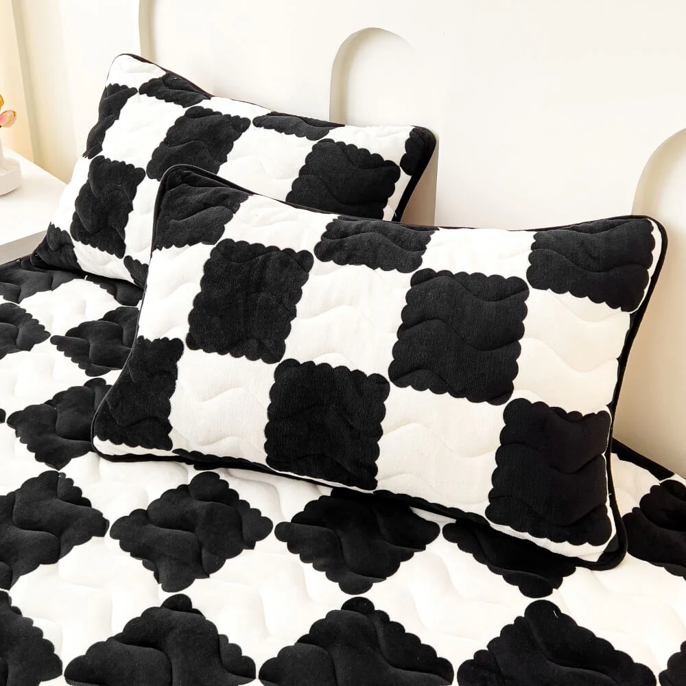 Milk Velvet Chequered Bedding Fitted Sheet Mattress Cover - Image 10
