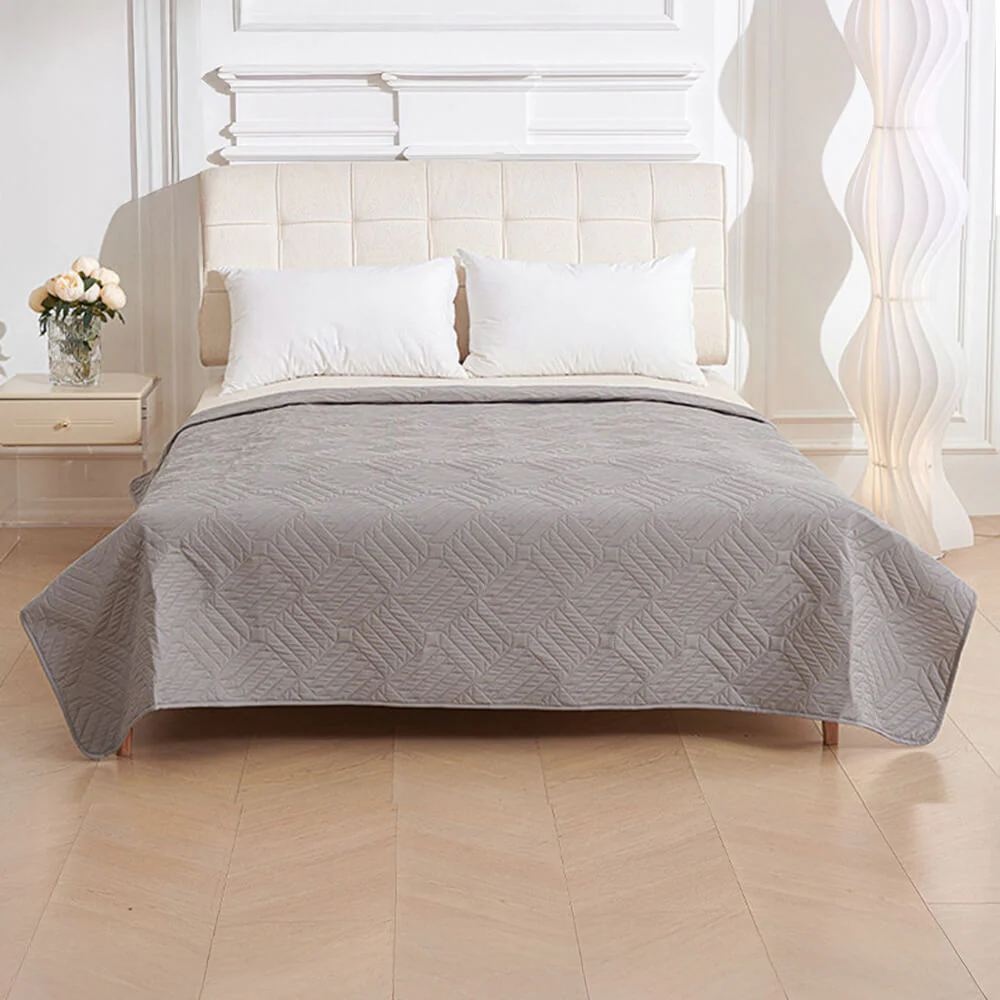 Multifunctional Water-resistant Urine Proof & Washable Pet Blanket Bed Cover - Image 8