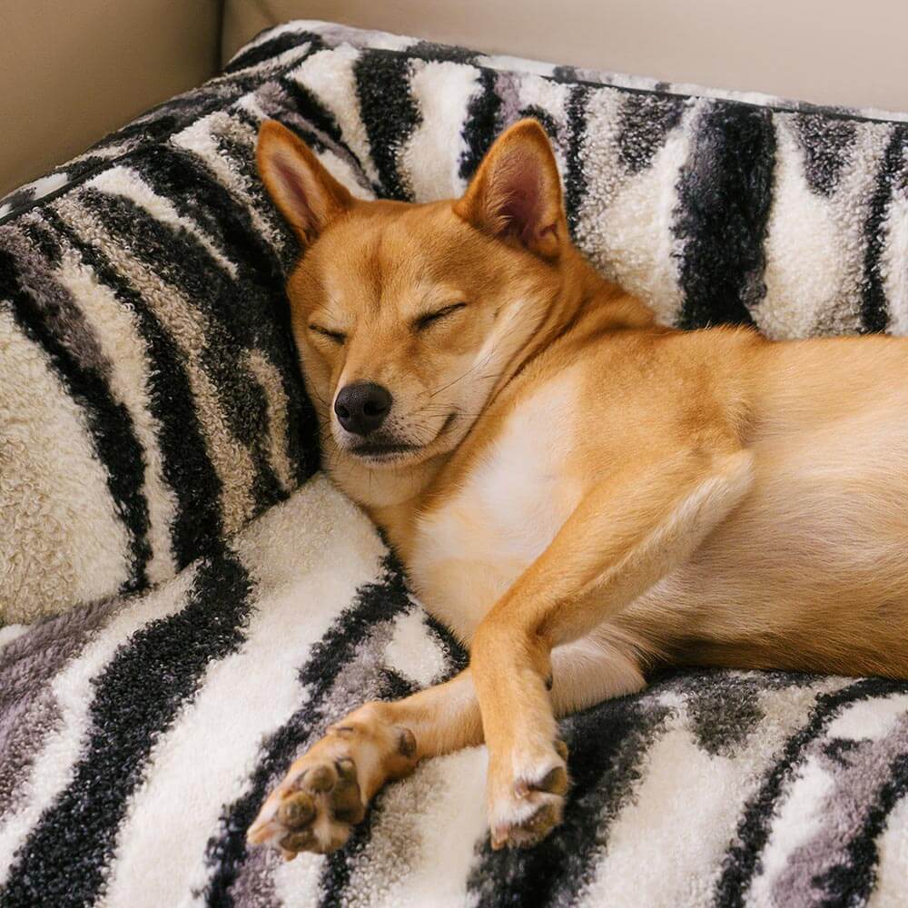 Nordic Plush Sofa Protector Dog Mat - Paw Lounge - Image 4