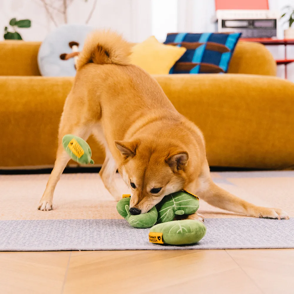 Plush Leaf-Shaped Squeaky Dog Toy - Funnyfuzzy SnugNest - Image 2