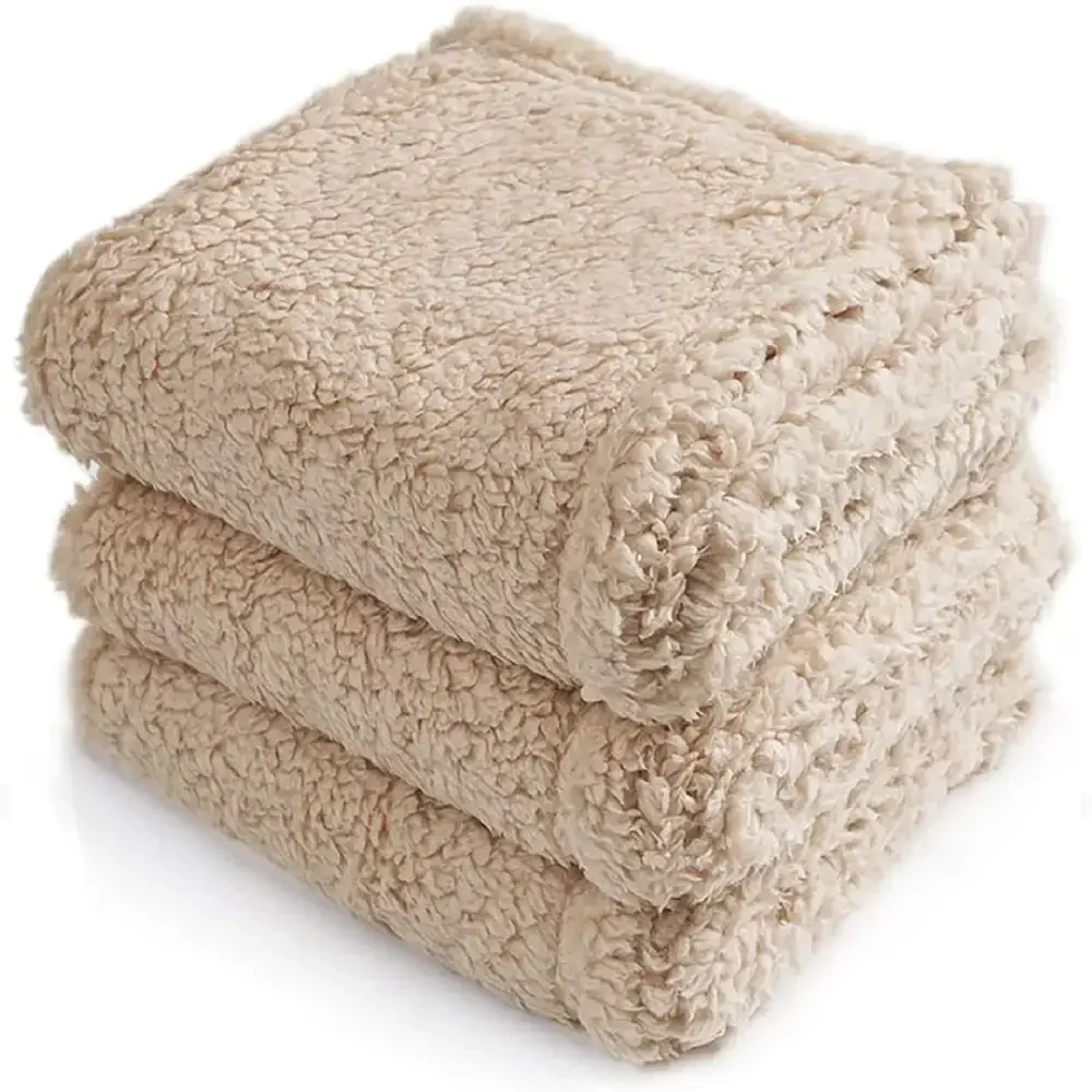 Polar Fleece Comfortable Warm Multifunctional Pet Blanket - Image 10
