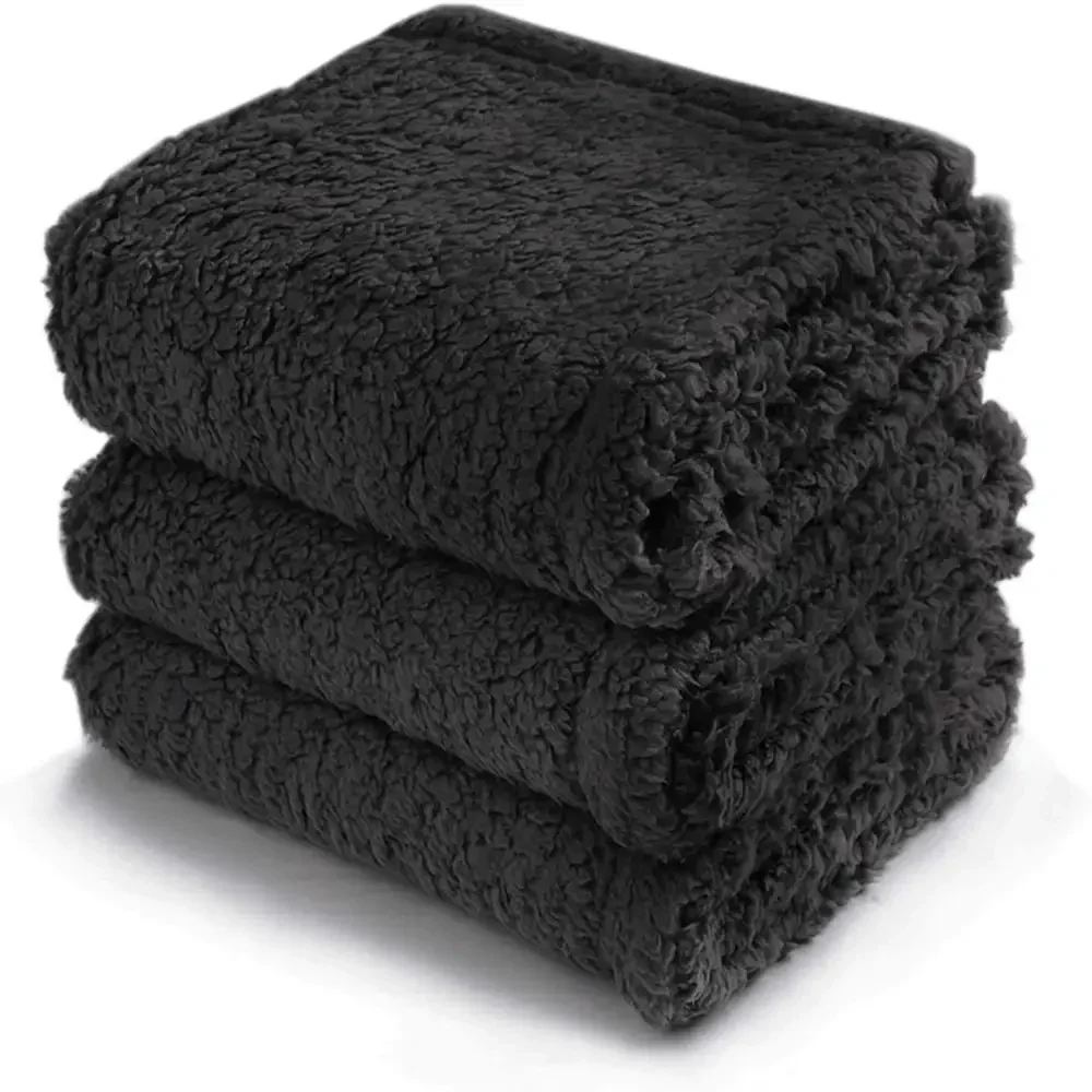 Polar Fleece Comfortable Warm Multifunctional Pet Blanket - Image 12