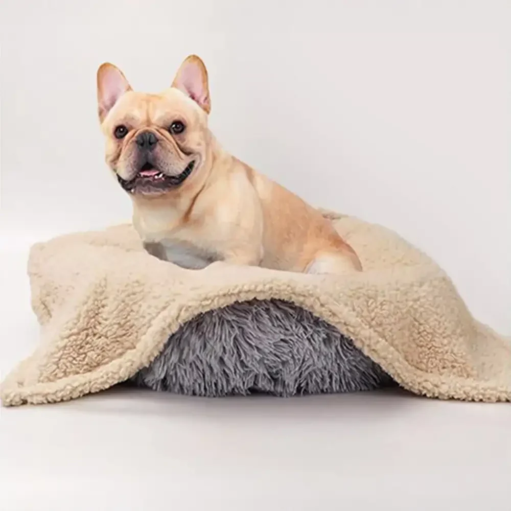 Polar Fleece Comfortable Warm Multifunctional Pet Blanket - Image 14